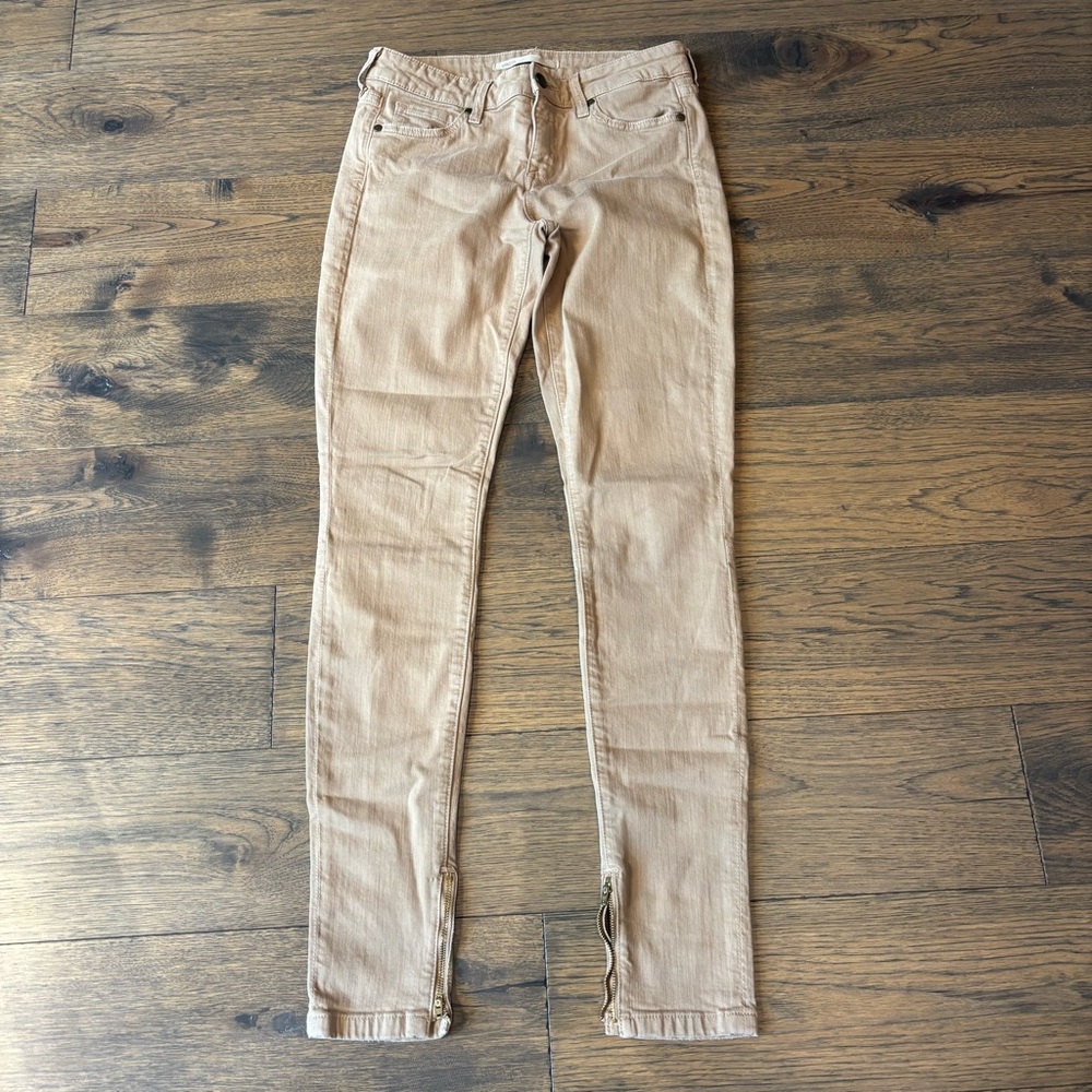 Vince Khakis Jeans with Zipper Detail